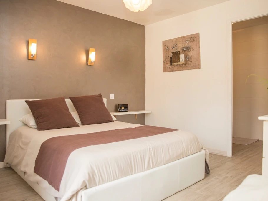 Une chambre au rez-de-chaussée accessible à tous