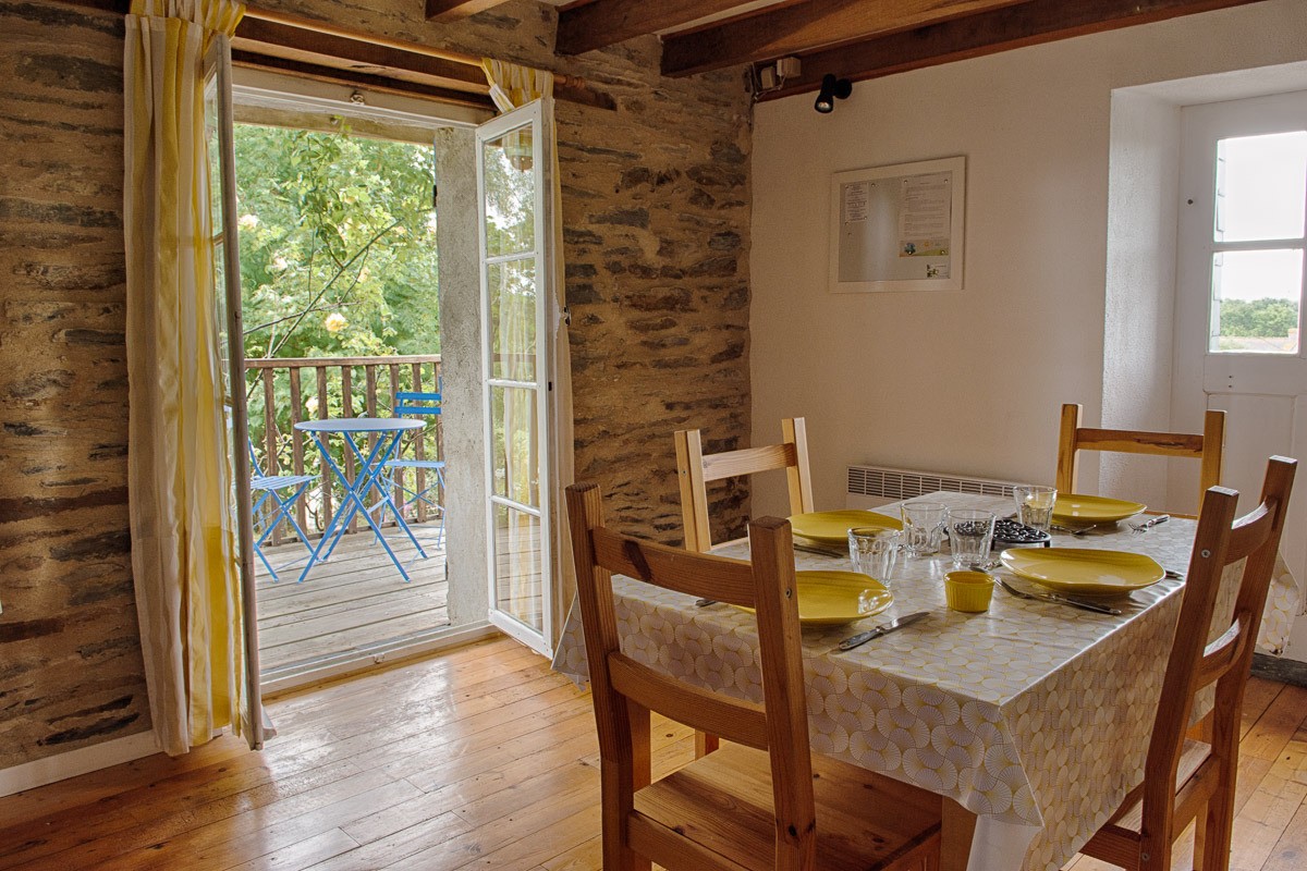 Cuisine et terrasse Est