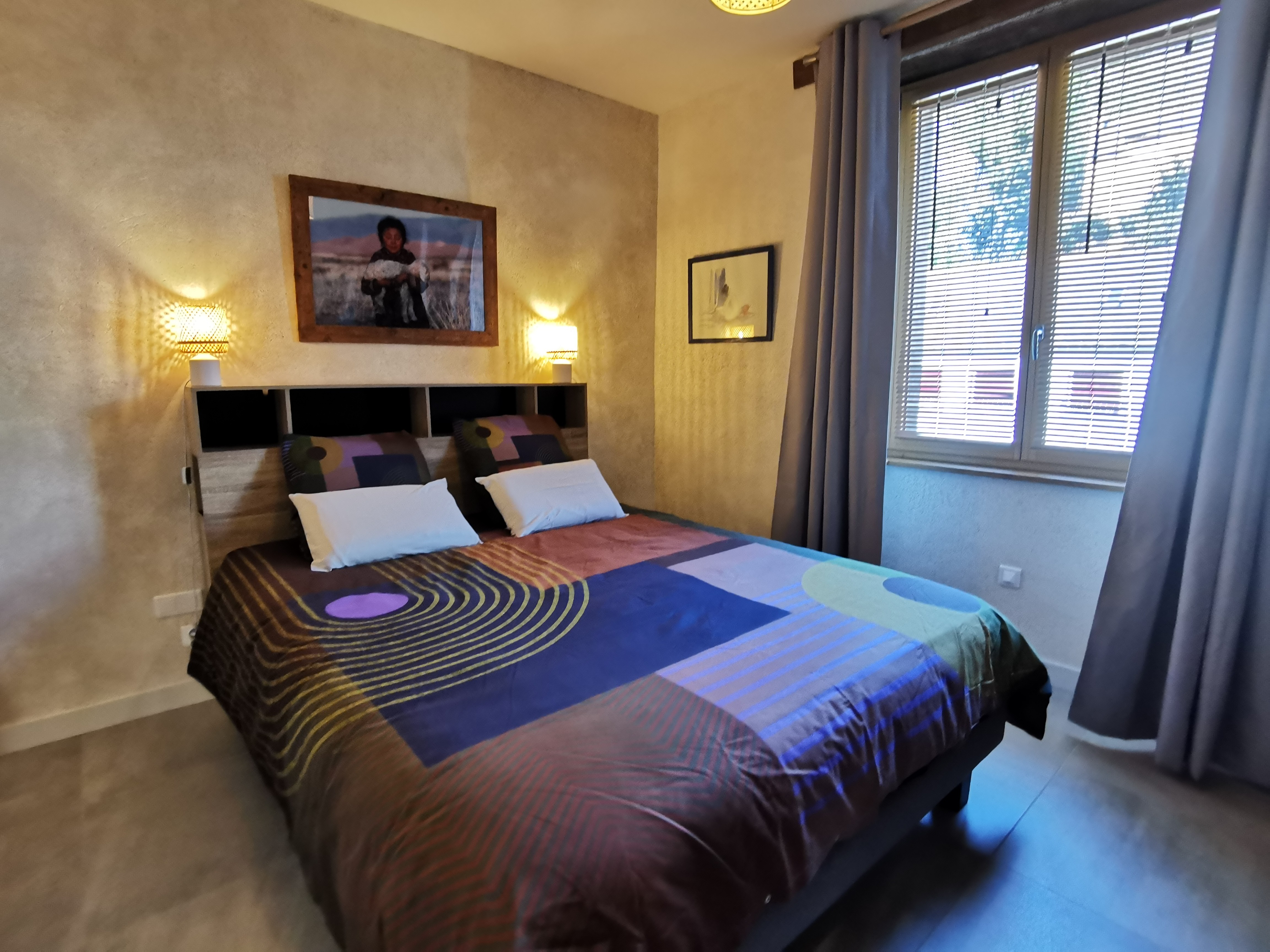 Chambre avec SDE ouverte