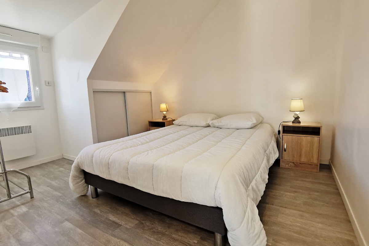 chambre 1 avec 1 lit 140