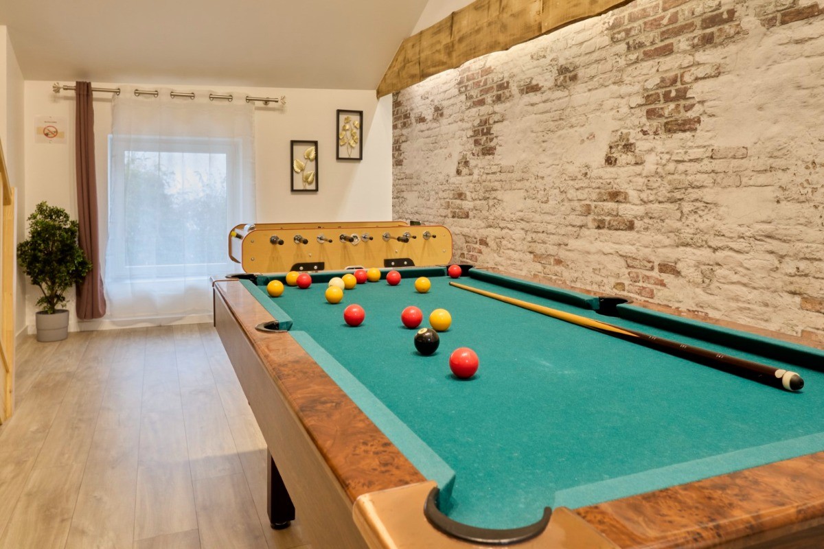 Espace détente, table de billard - Gîte Escapade Vosgienne Celles-sur-Plaine, Vosges