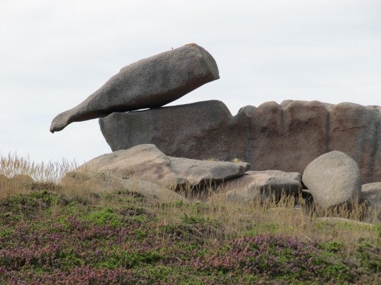 Rochers sur le sentier des douaniers à ploumanach