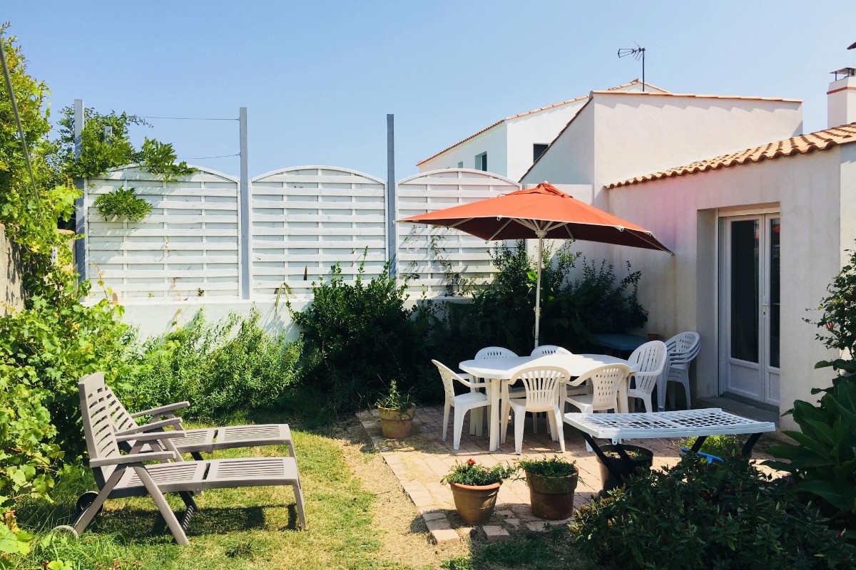 Terrasse nord + jardin clos