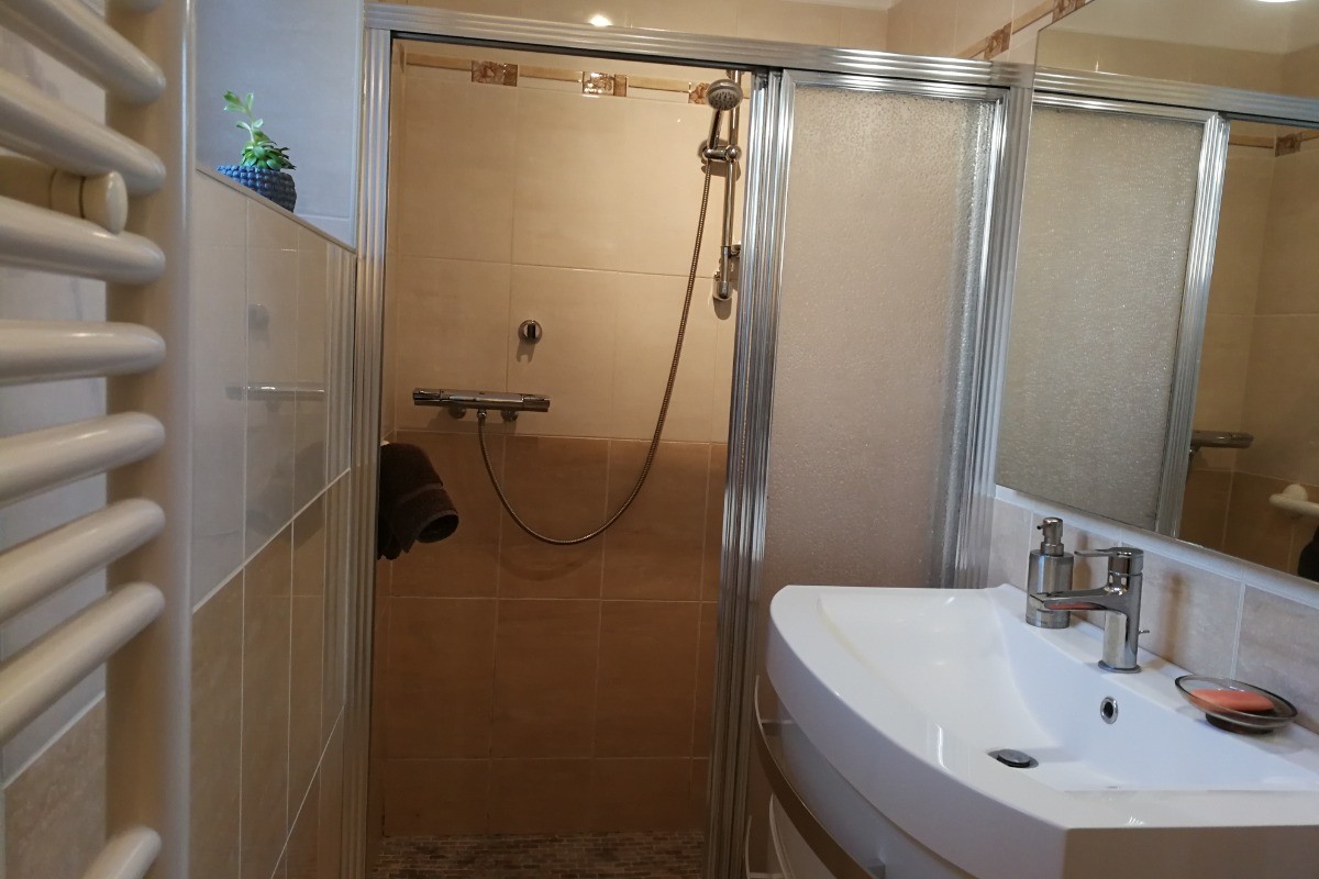 gîte Le Faouët Clévacances. Cozic salle d'eau rdc