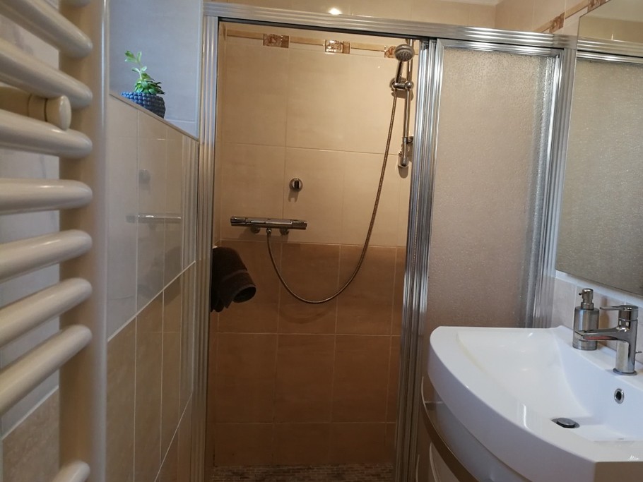 gîte Le Faouët Clévacances. Cozic salle d'eau rdc