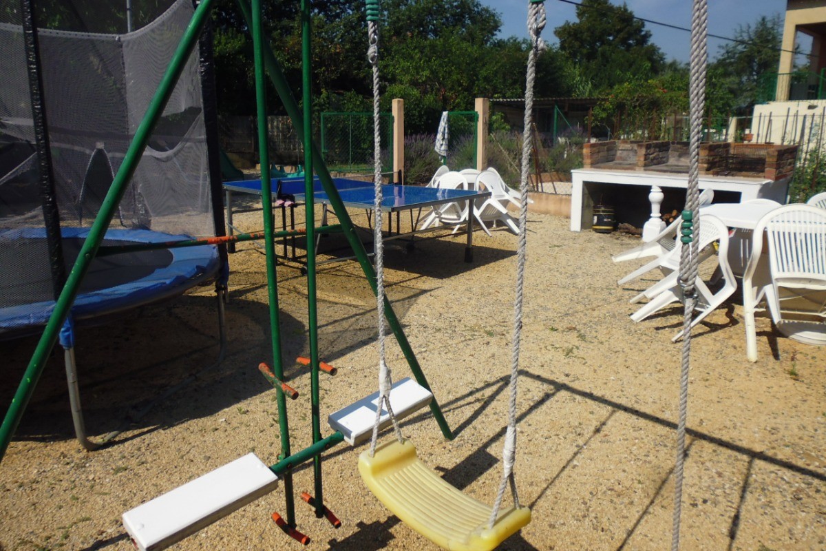 aire de jeux barbecues
