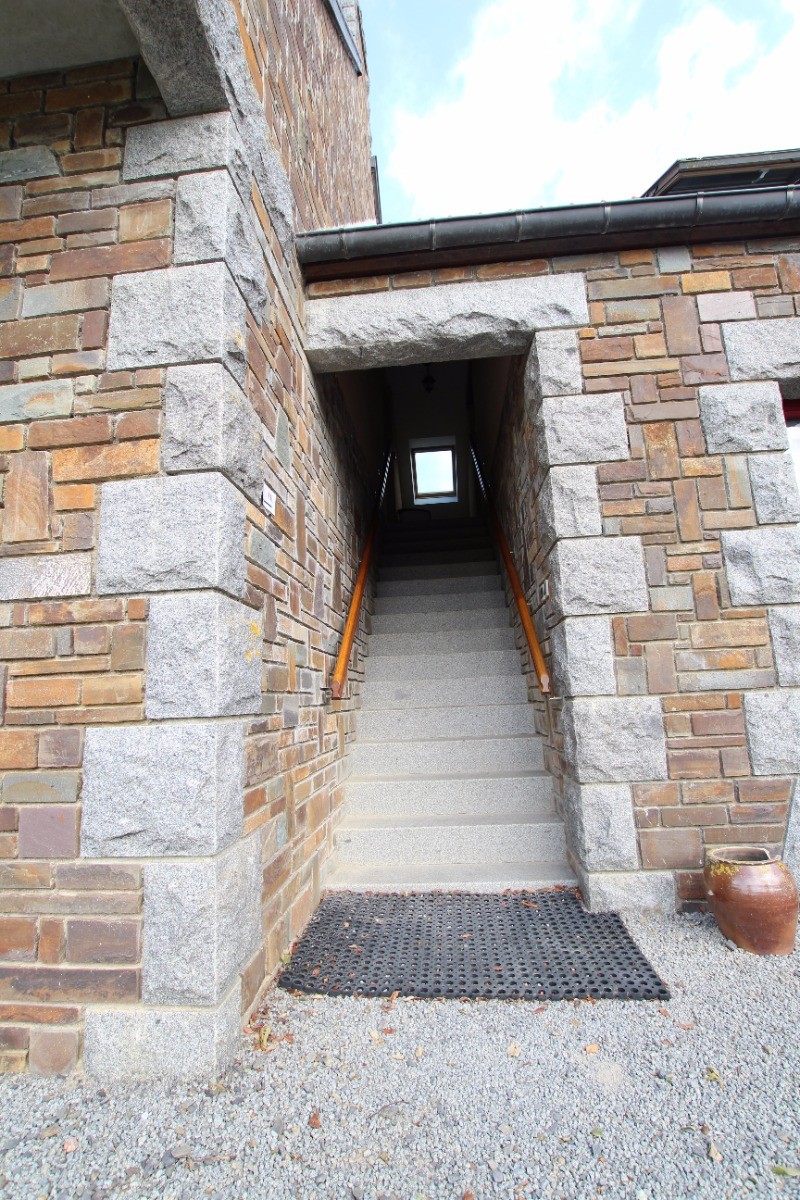 Entrée indépendante du gîte