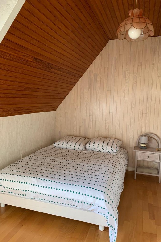 chambre avec placard lit 1.40