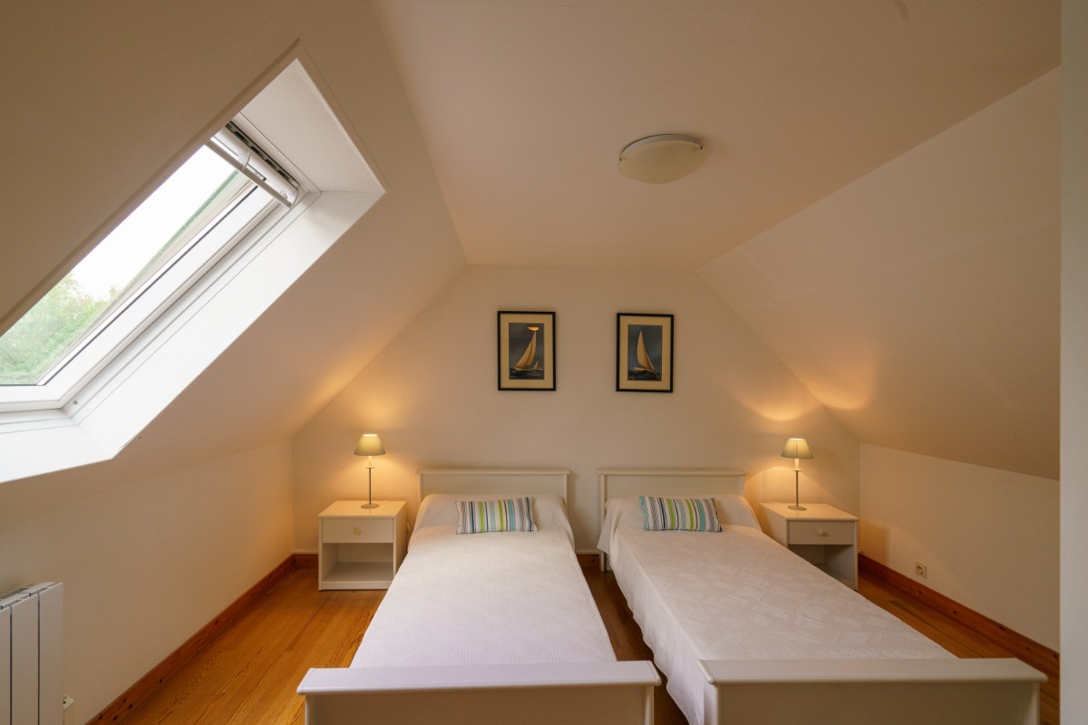 Etage: Chambre 2 avec 2 lits 90