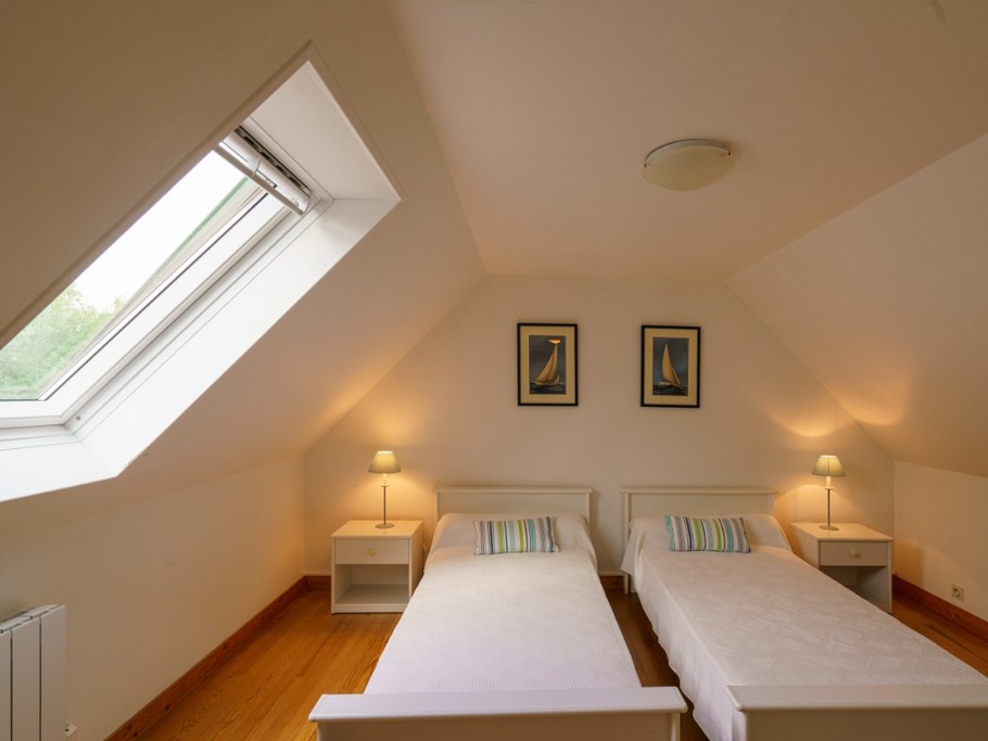 Etage: Chambre 2 avec 2 lits 90