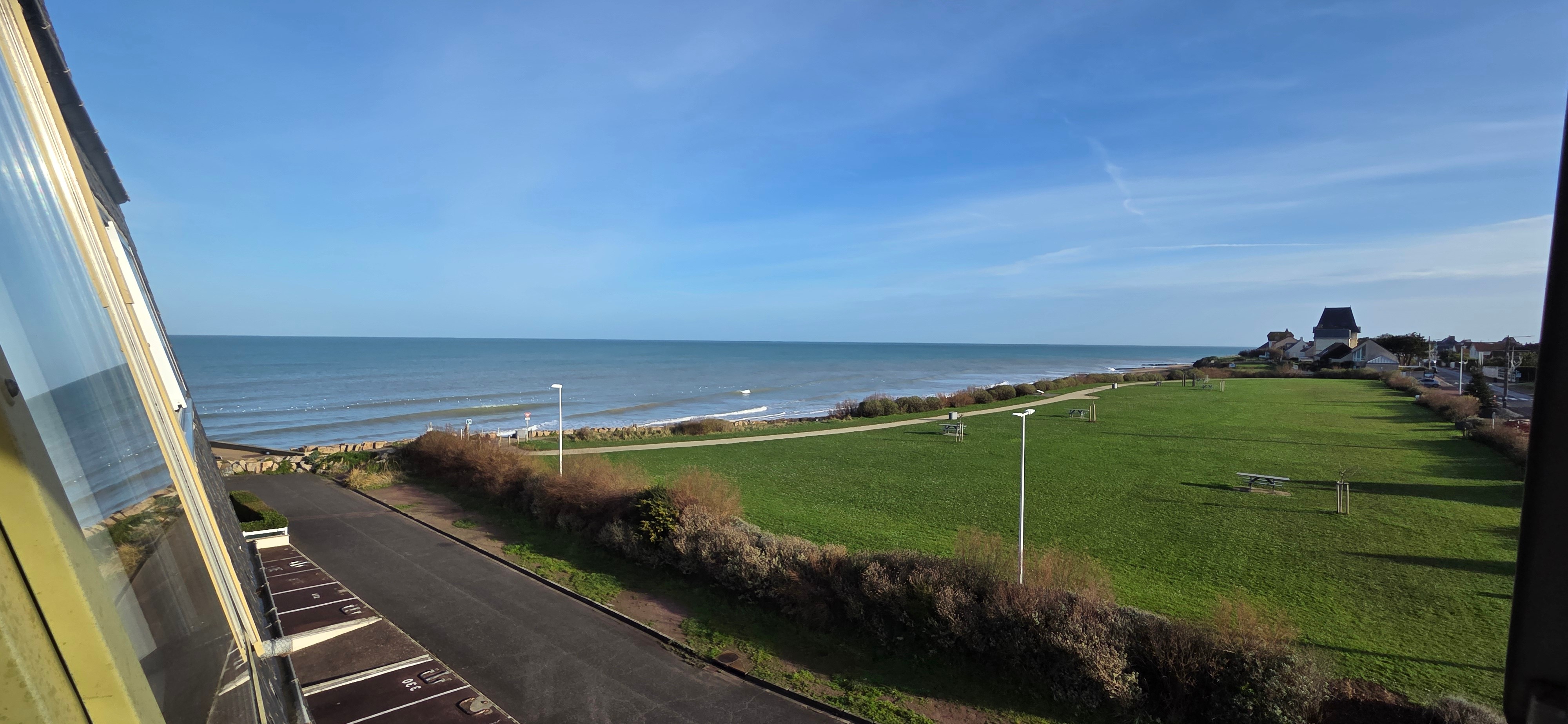 Flat in Bernières sur Mer facing the sea