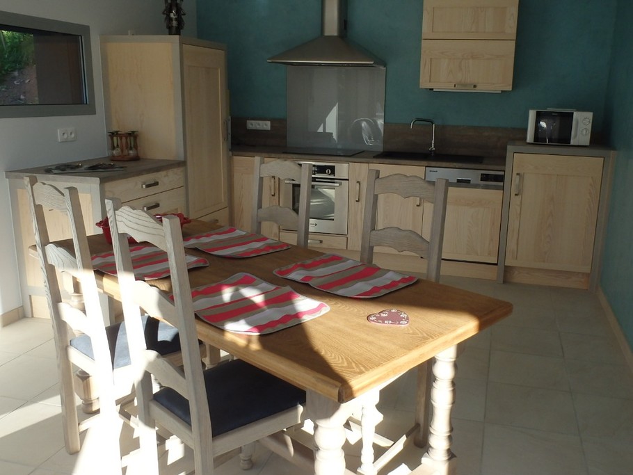 Cuisine intégrée complète avec lave linge, lave vaisselle ...