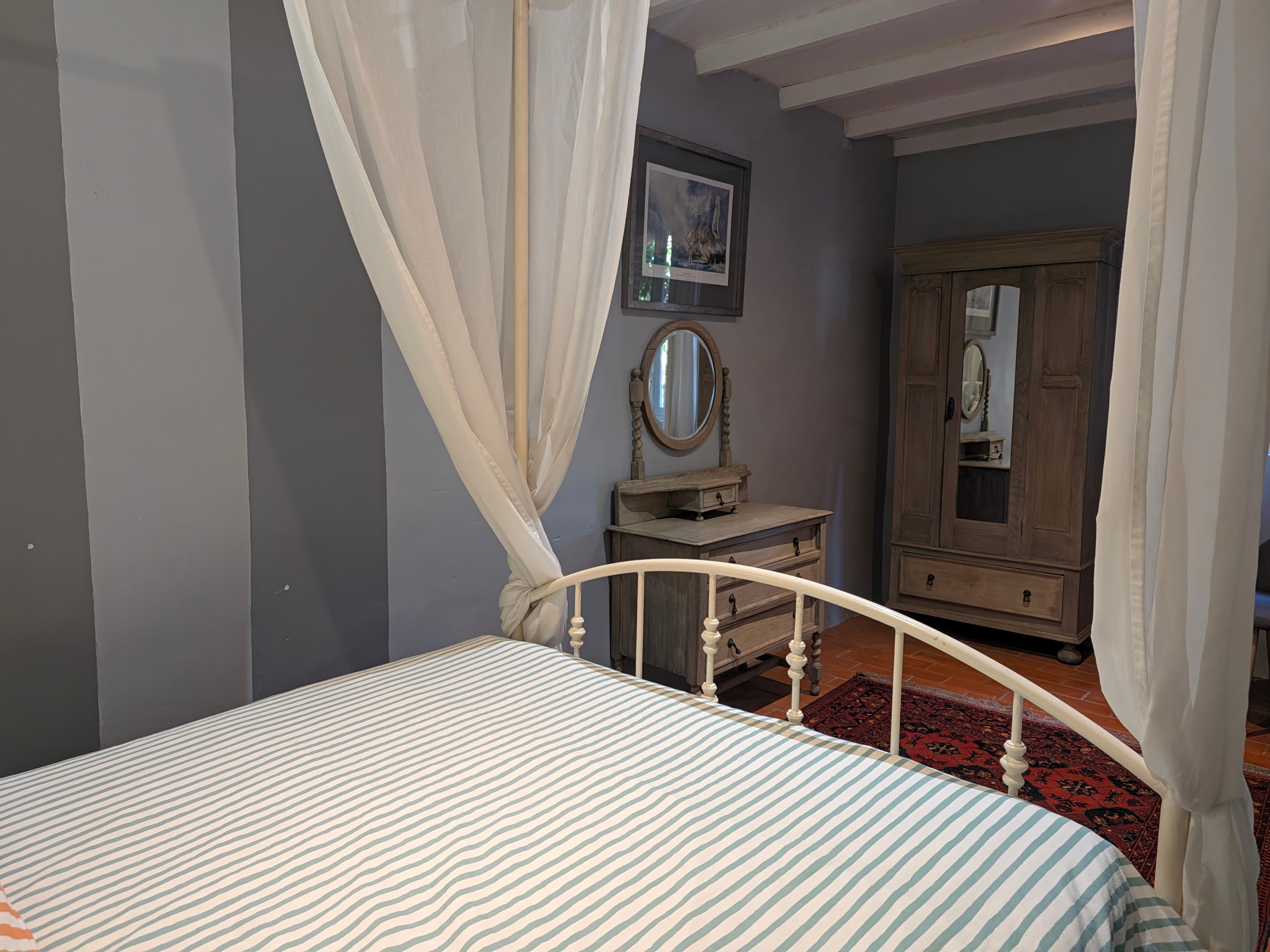 1ère chambre Mimosa Cottage à Castelsarrasin – Gîte de caractère avec piscine privée