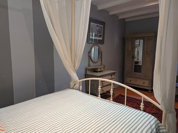 1ère chambre Mimosa Cottage à Castelsarrasin – Gîte de caractère avec piscine privée