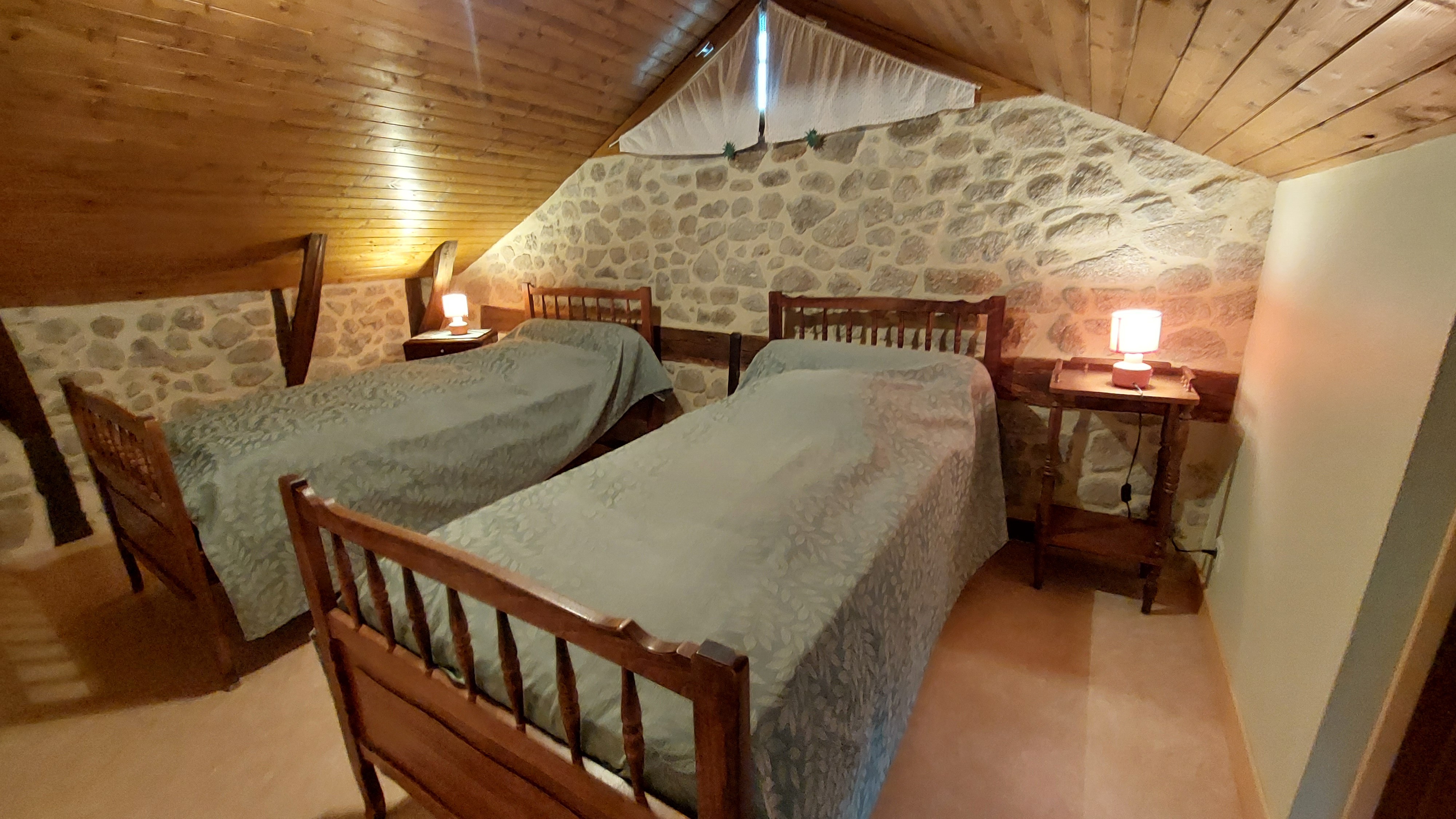 Chambre avec 2 lits simples