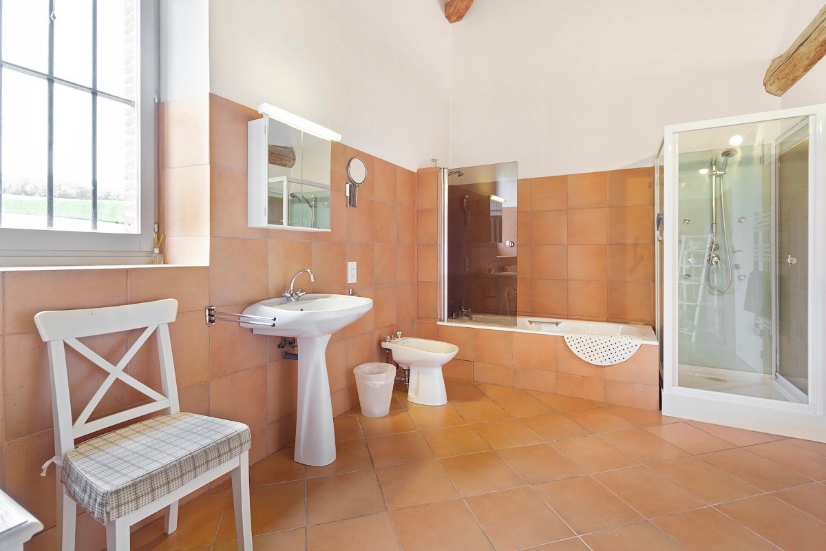La Farat - Maison de Soleil - Salle de Bains.
