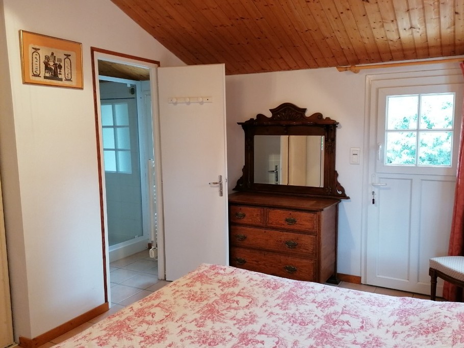 Chambre double à l'étage avec lit en 160x200