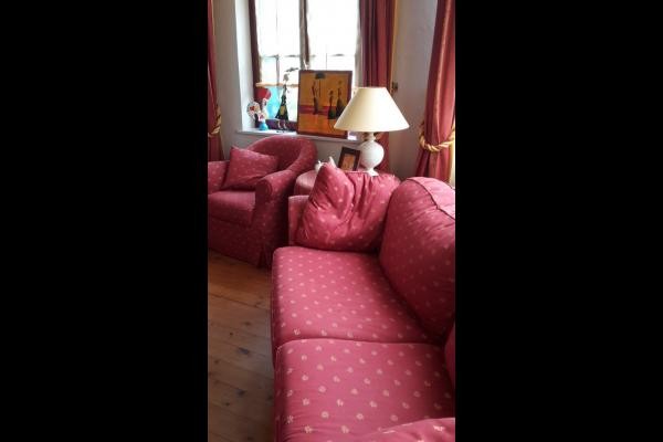 Séjour confortable et décoration chaleureuse