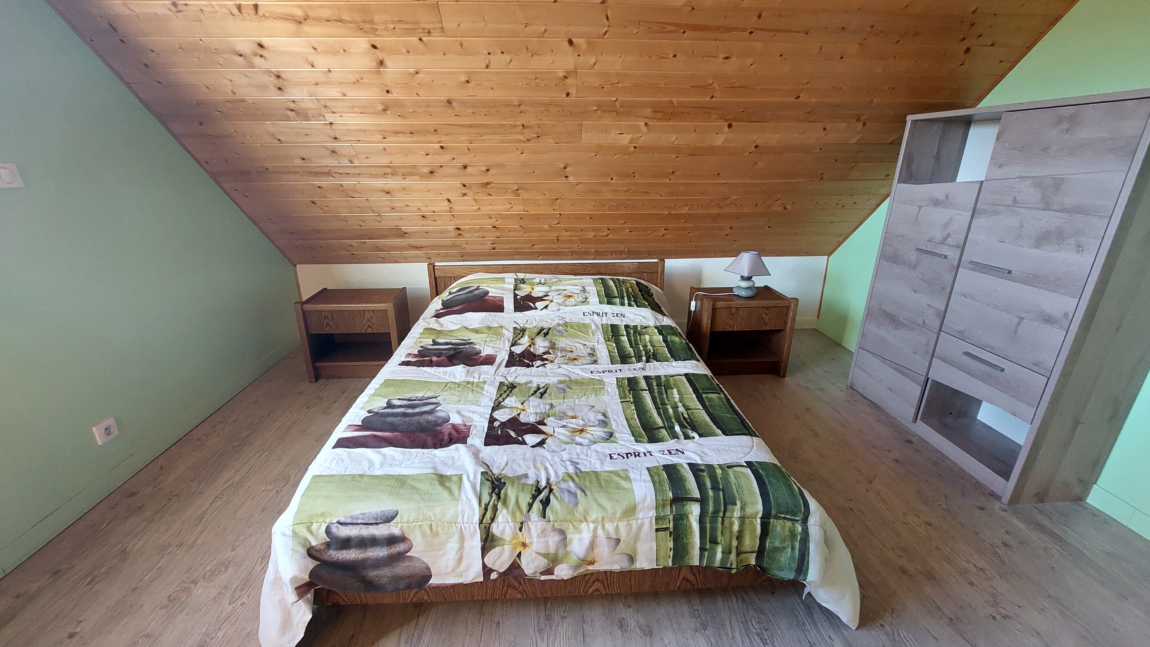 Chambre familiale avec 2 lits en 140