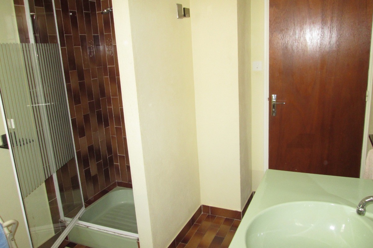 Salle d'eau chambre 3