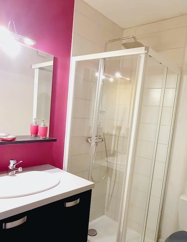 Location Trestel, la salle d'eau dans la partie inférieure du Duplex