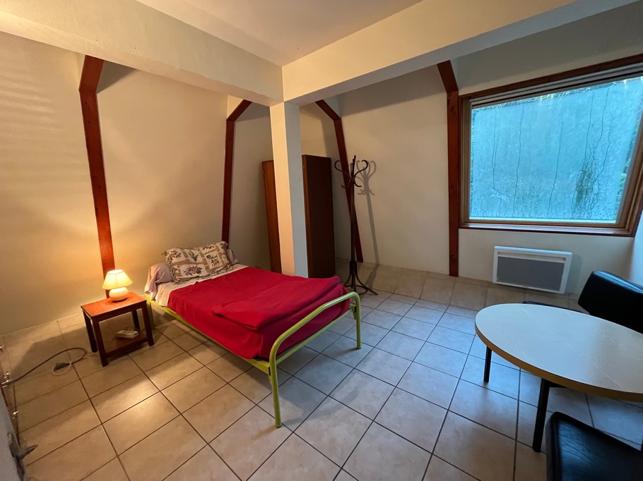 Gîte les Bruyères La chapelle Montligeon CHAMBRE SURVEILLANT