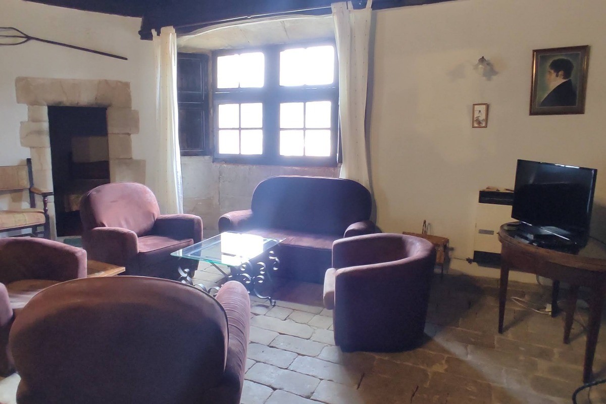 La Cheysserie - Maison forte du 13eme siècle dans la vallée de l'Eyrieux - Coin salon