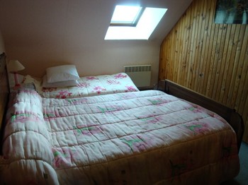 Room on 1st floor: 2 people