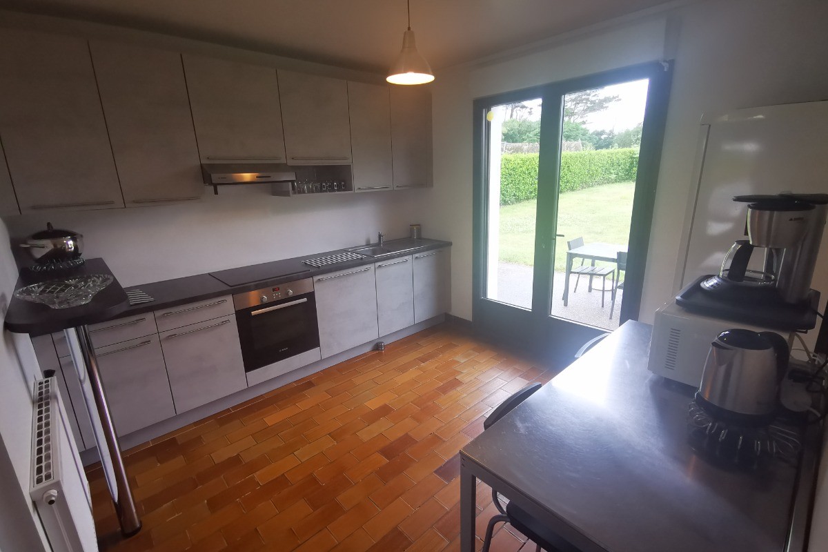 Cuisine vue sur jardin privatif