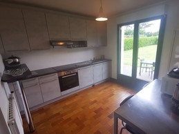 Cuisine vue sur jardin privatif