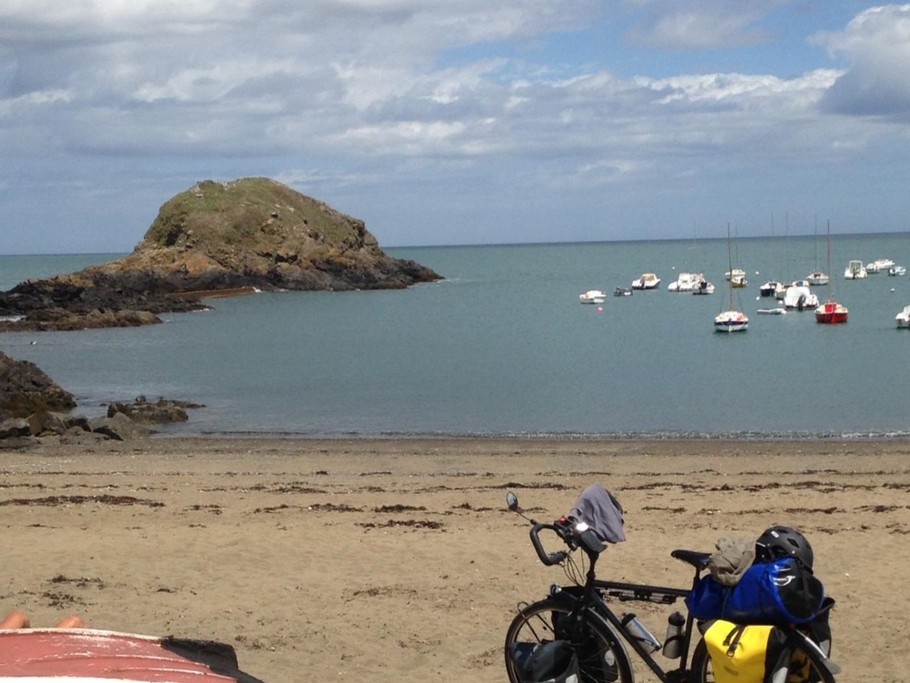 location Tréveneuc plage de St Marc avec le vivier (vente de fruits de mer +resto )
