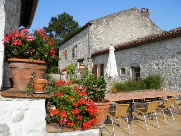 Marché gourmand Barbaste- Pont roman du Moulin des Tours