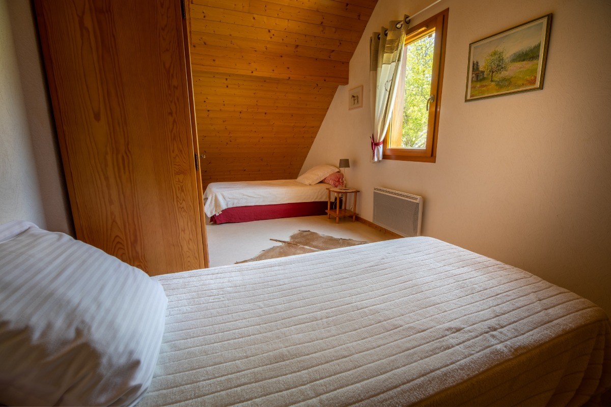 La seconde chambre.. très vaste avec les 2 couchages