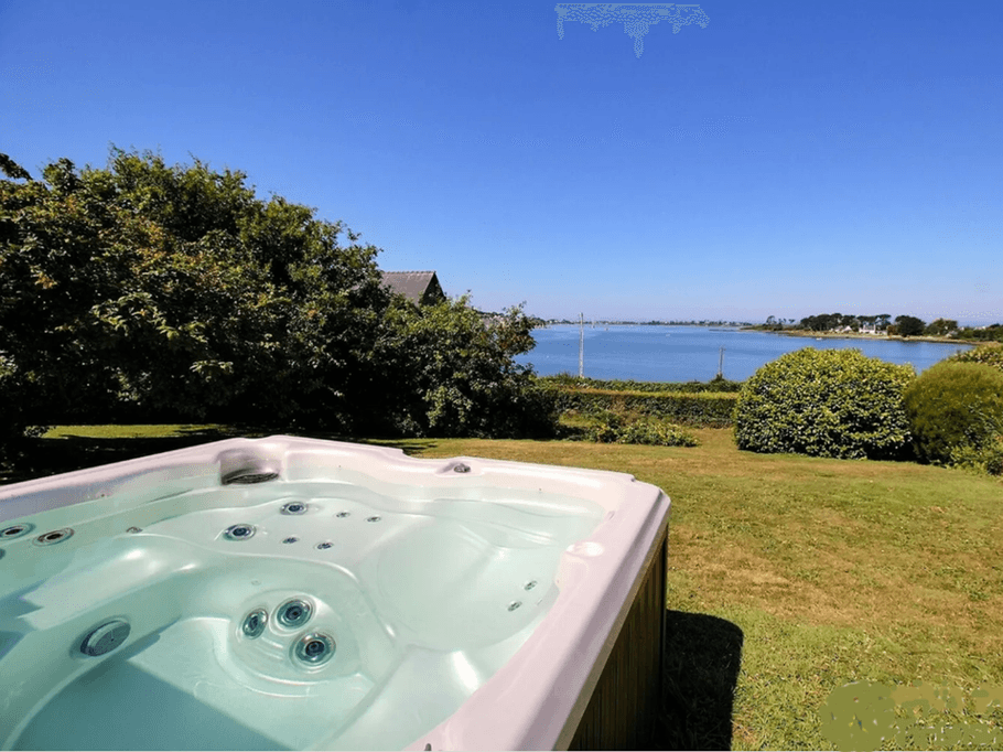 Maison avec spa et vue sur la mer