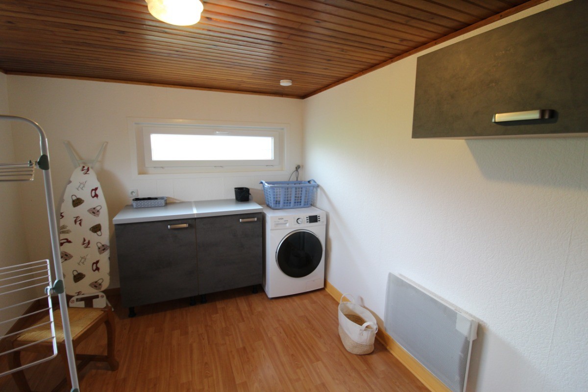 buanderie avec lave-linge - Le Chanot