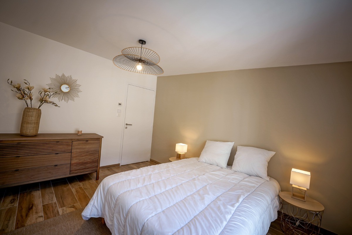 1 chambre lit en 140x190