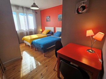Avec entrée indépendante, Suite familiale Les Baleines jusqu'à 4 personnes, au 1er étage, près de La Rochelle, Chambres d'hôtes "Les 3 phares"