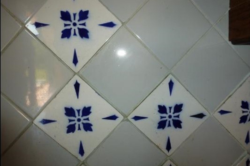 Carrelage en faïence de  Desvres dans la cuisine