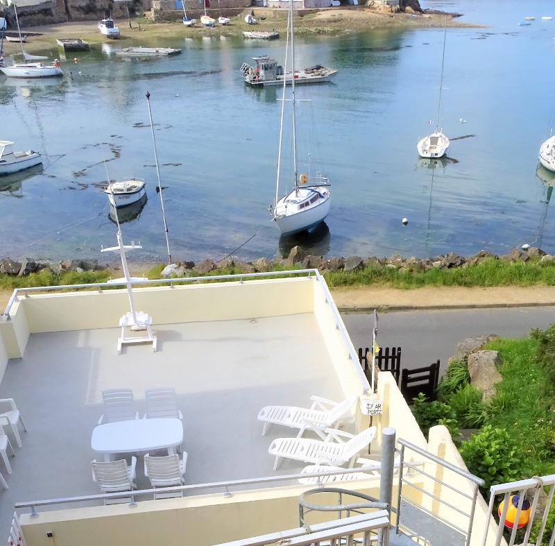 Les deux terrasses avec vue sur le port