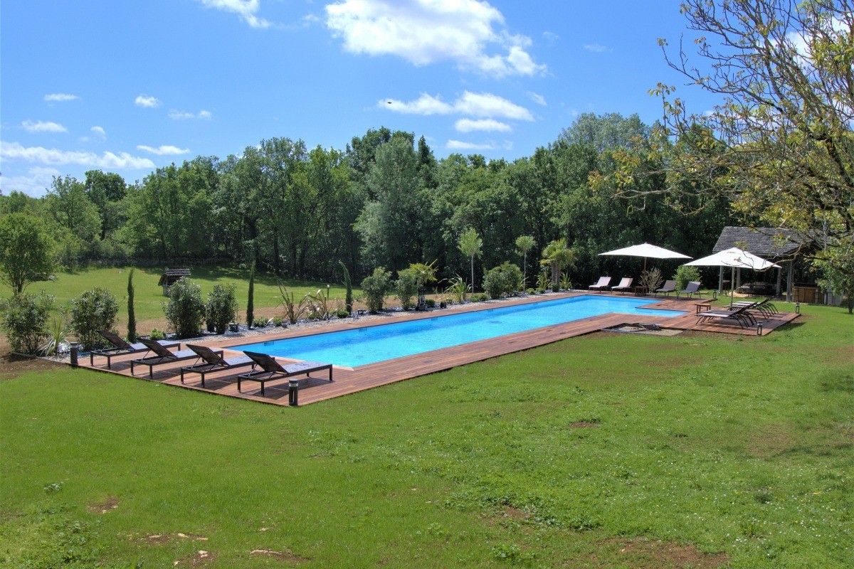 Piscine 25x4,5m chauffée par panneau solaires