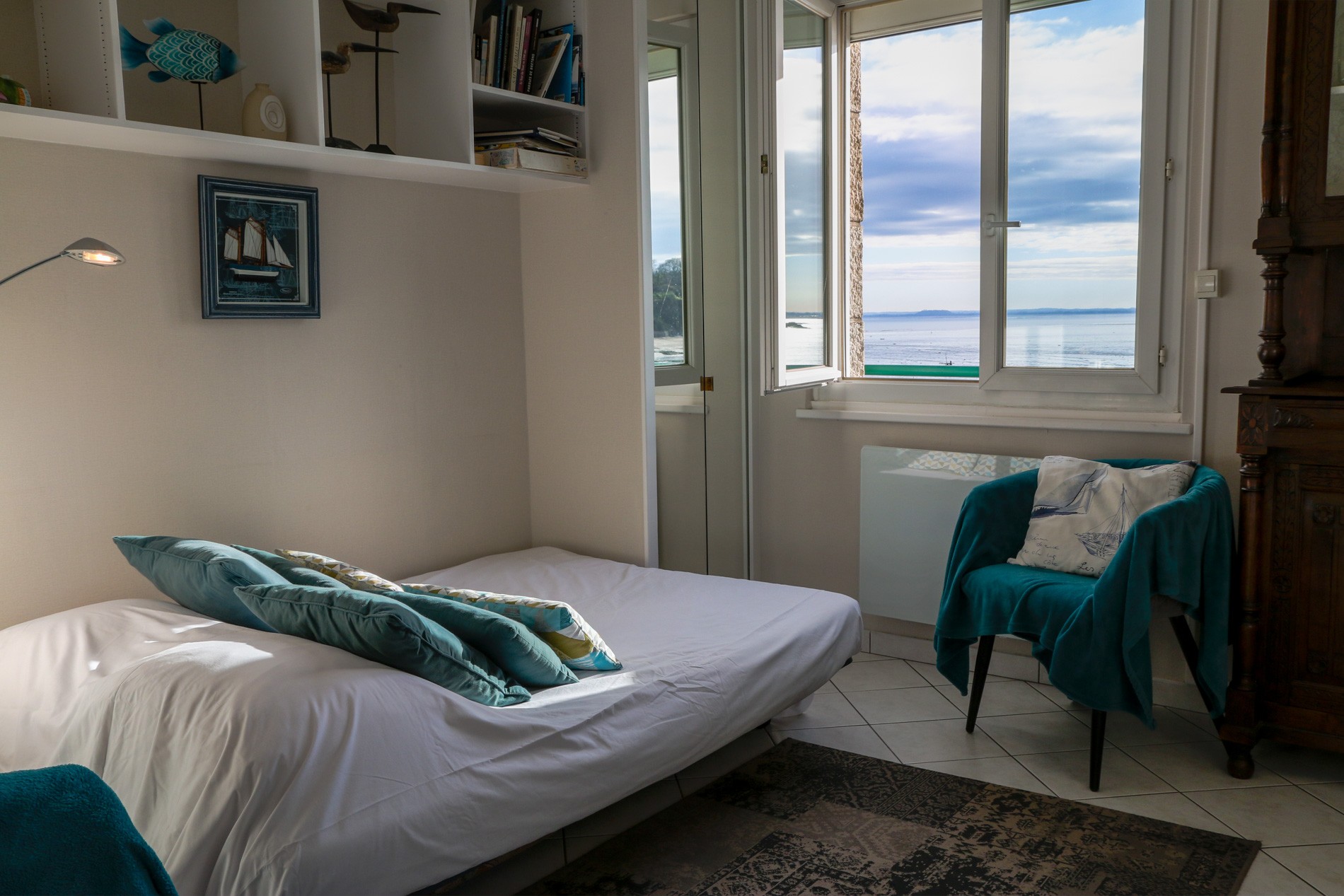 Clic clac in living room bed 140x190