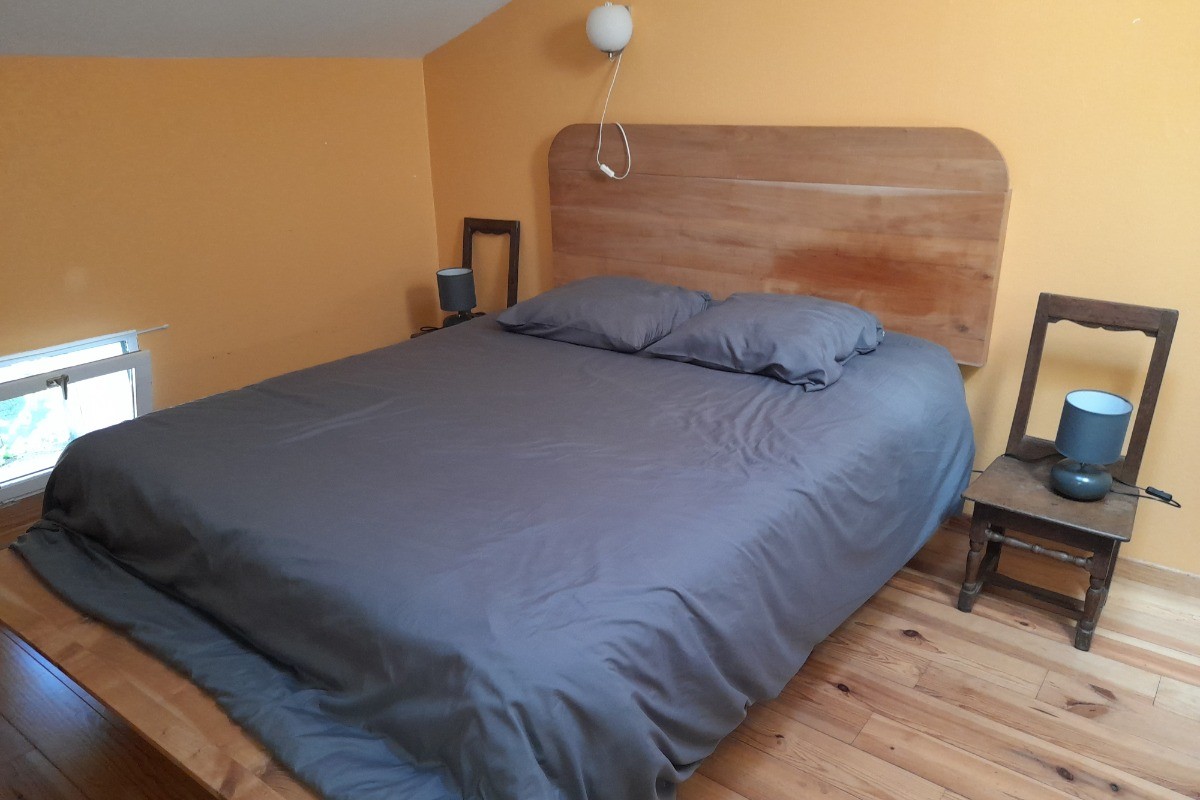 Chambre 2ém étage lit 160