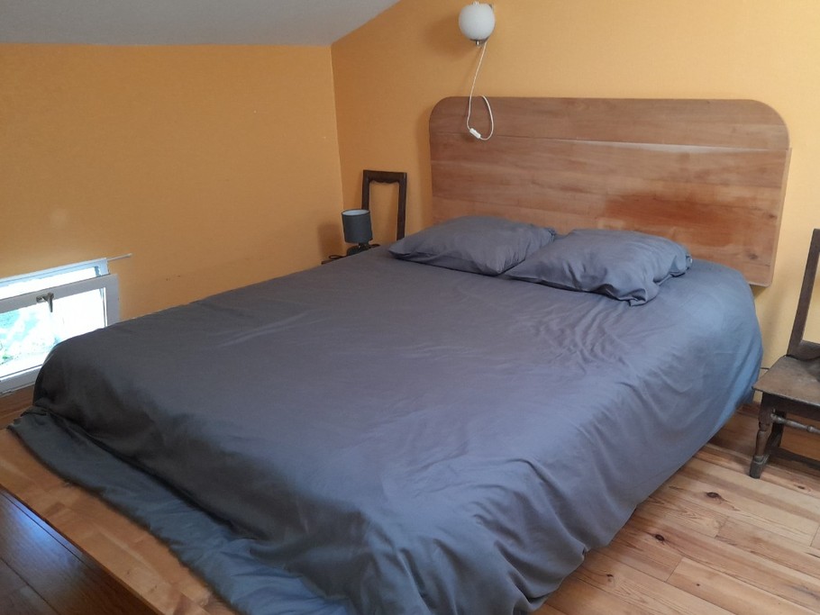 Chambre 2ém étage lit 160