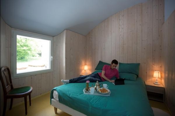 Gîte de la Villette - Gîte famille avec piscine intérieure chauffée et spa, pouvant accueillir 8 personnes en Creuse