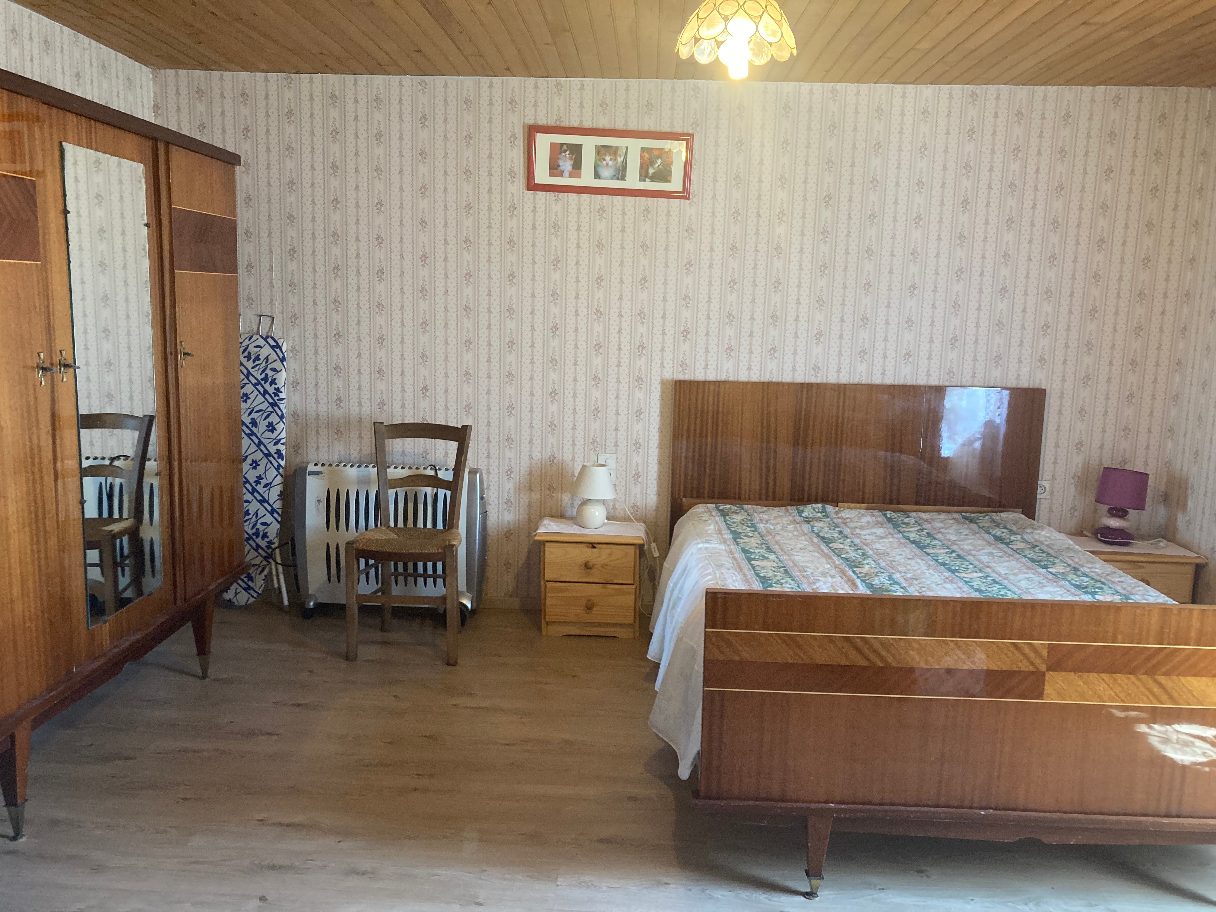 2ème Chambre 1 lit 140 + 1 lit bébé