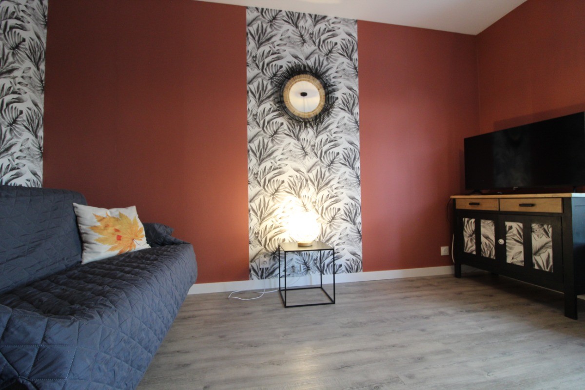 Chez Papy Roger - Salon / coin TV