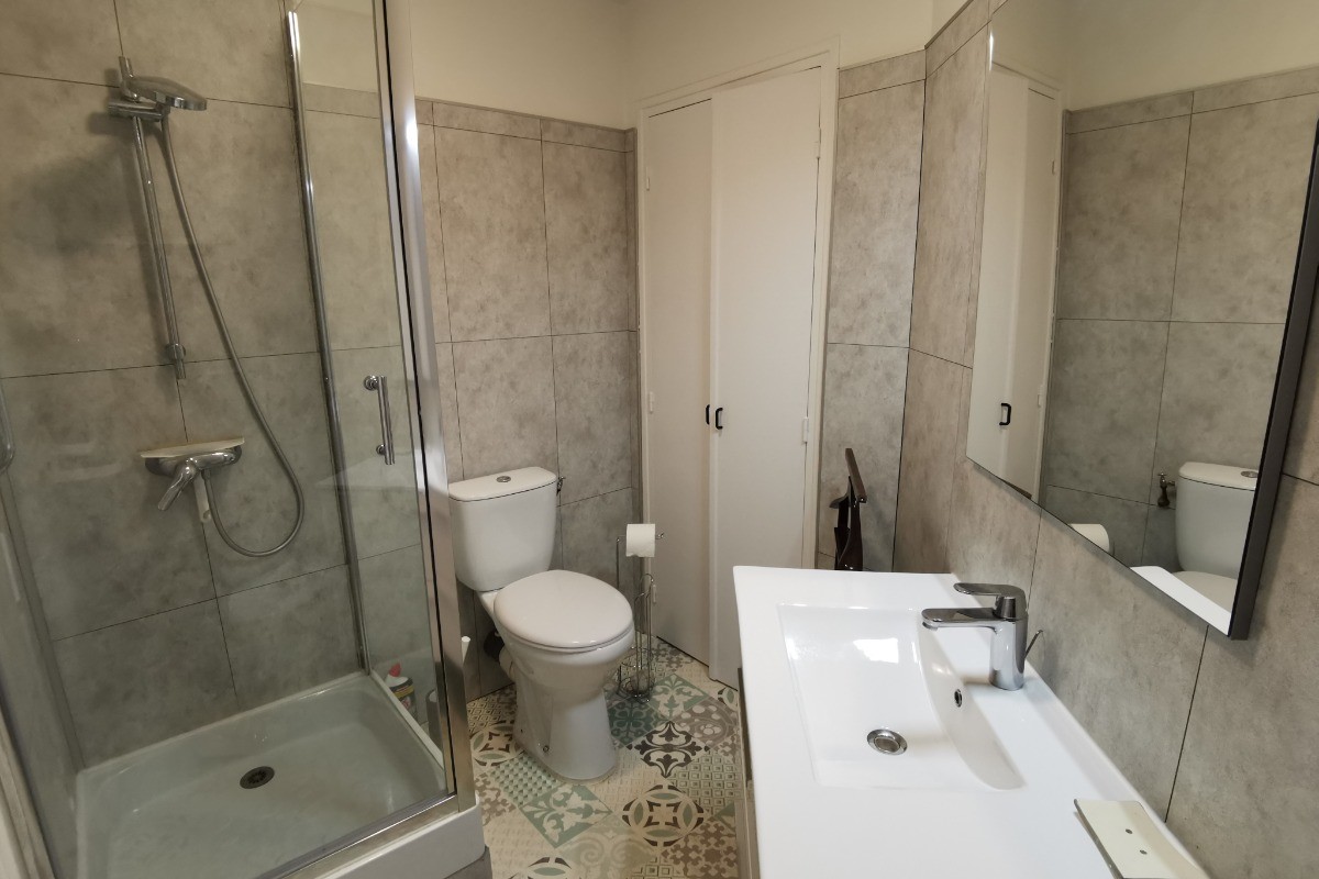 Salle d'eau à l'étage