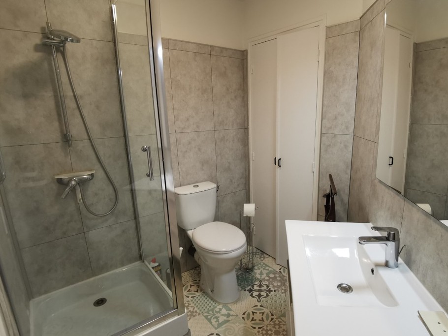 Salle d'eau à l'étage