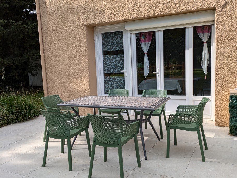 extérieur avec table