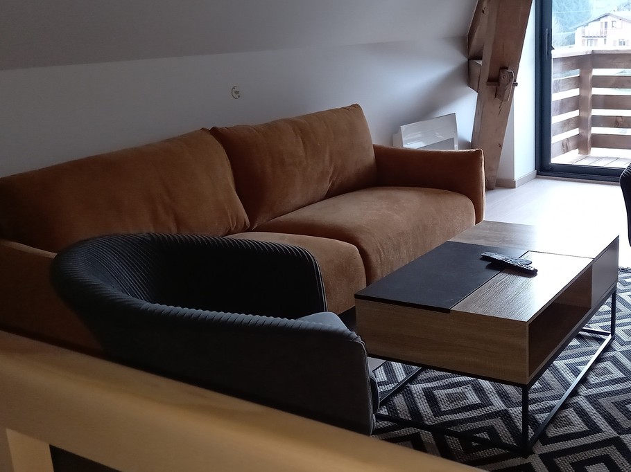 Salon télévision et son balcon - Chez Bubu : La Montagne